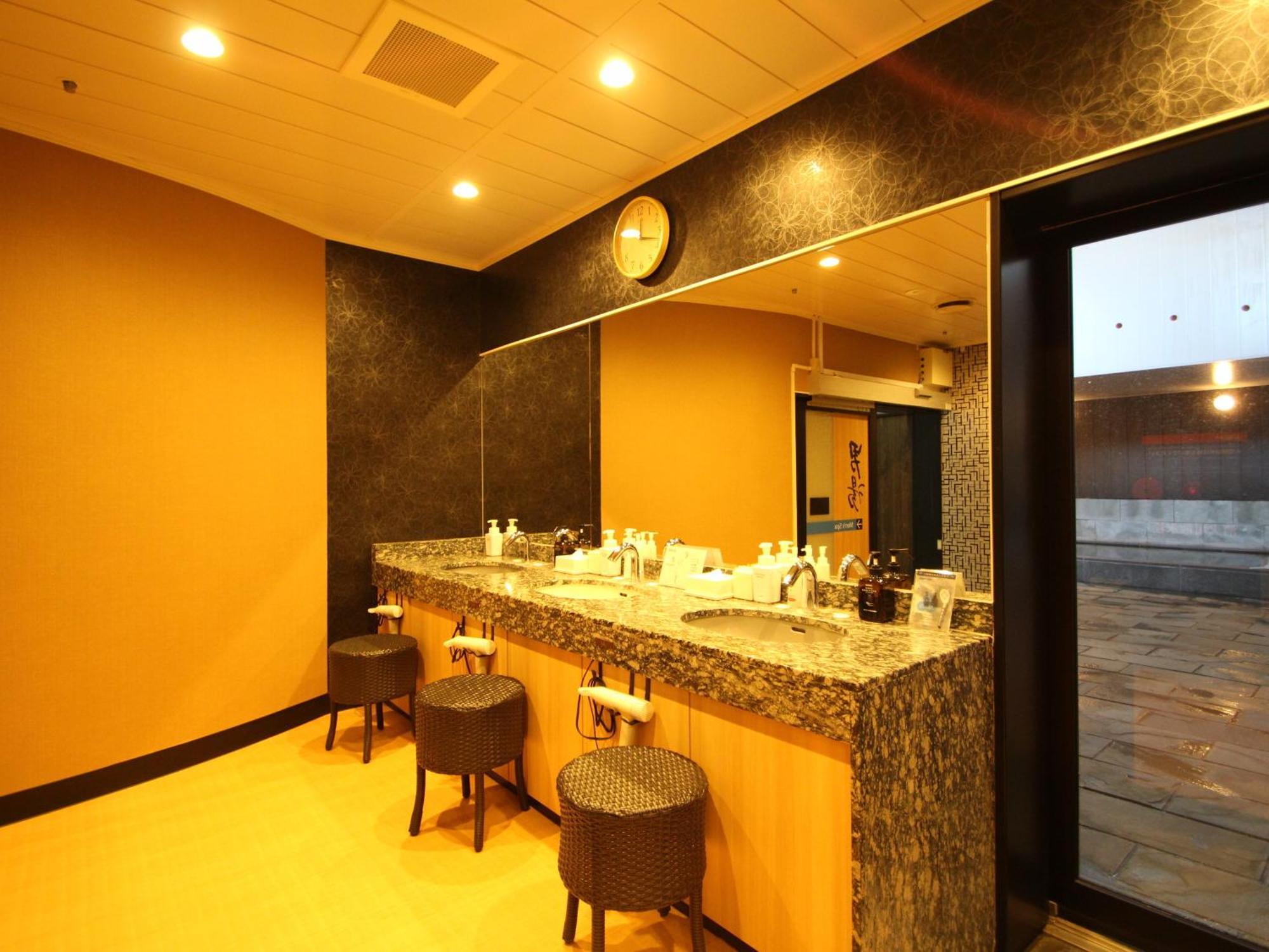 Apa Hotel Toyama Ekimae Экстерьер фото