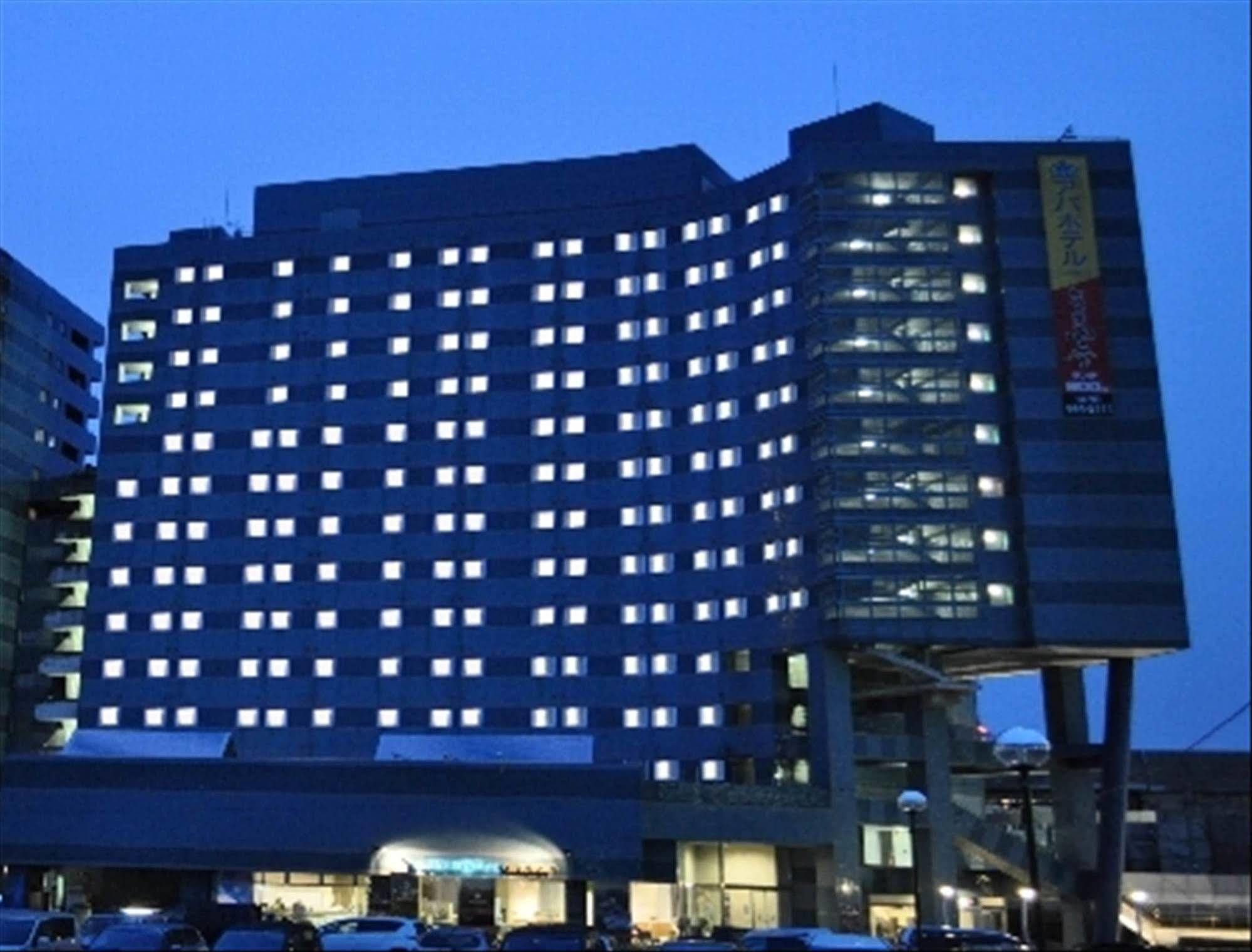 Apa Hotel Toyama Ekimae Экстерьер фото